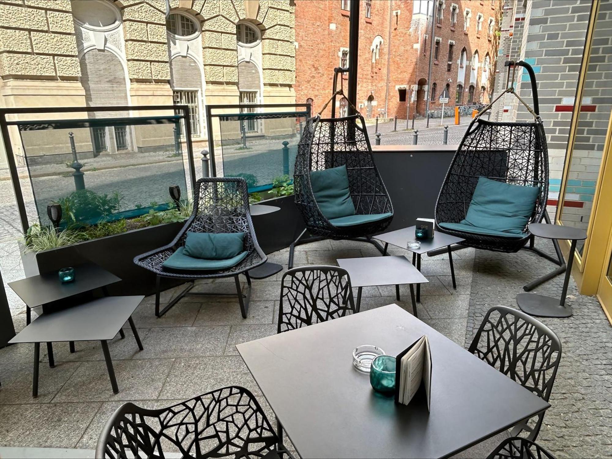Motel One Frankfurt-Eastside Франкфурт-на-Майні Екстер'єр фото